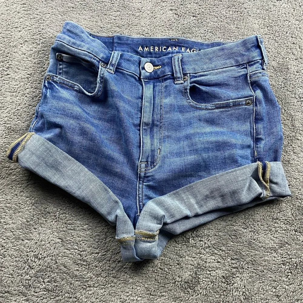 American Eagle Next Level Stretch Curvy Hi-Rise Shortie Womens 6 Blue Cuffed - Picture 1 of 9